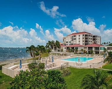 6365 Bahia Del Mar Boulevard - Photo Thumbnail 26