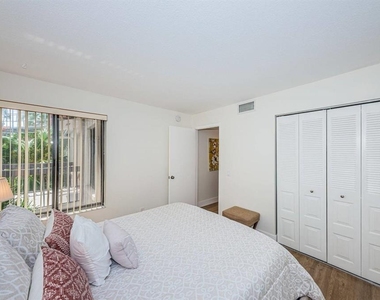 6365 Bahia Del Mar Boulevard - Photo Thumbnail 14