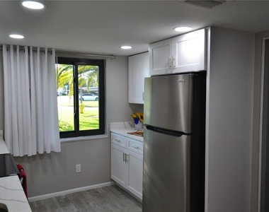135 W Cypress Court - Photo Thumbnail 1