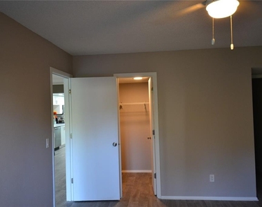 135 W Cypress Court - Photo Thumbnail 15