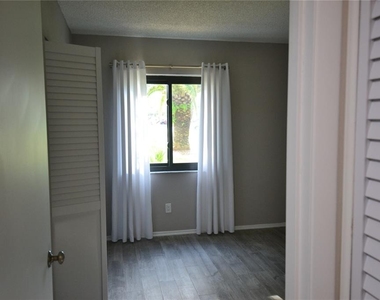 135 W Cypress Court - Photo Thumbnail 7