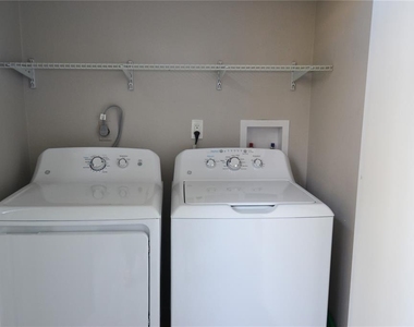 135 W Cypress Court - Photo Thumbnail 18