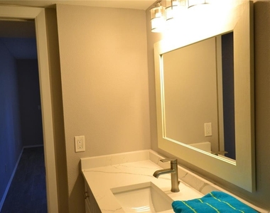 135 W Cypress Court - Photo Thumbnail 11