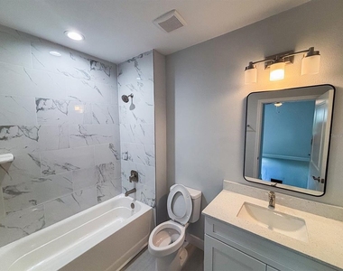 4508 Lafayette Avenue - Photo Thumbnail 3