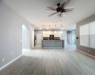 1476 Lexington Ave - Photo Thumbnail 11