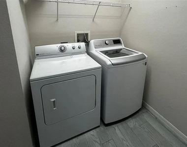 1476 Lexington Ave - Photo Thumbnail 17