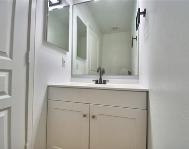 660 Celebration Avenue - Photo Thumbnail 5