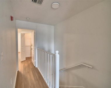 660 Celebration Avenue - Photo Thumbnail 15