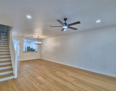 660 Celebration Avenue - Photo Thumbnail 14