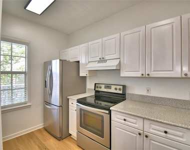 660 Celebration Avenue - Photo Thumbnail 8