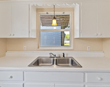 608 Missouri Avenue - Photo Thumbnail 14