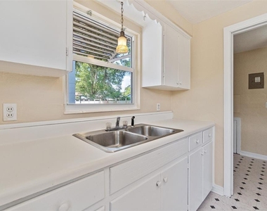 608 Missouri Avenue - Photo Thumbnail 18