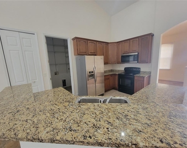 13092 Sw 84th Terrace Road - Photo Thumbnail 2