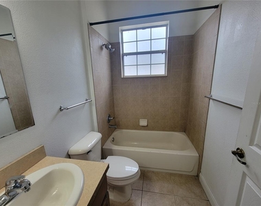 13092 Sw 84th Terrace Road - Photo Thumbnail 7