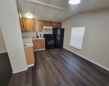 16625 Ne 2nd Street Road - Photo Thumbnail 2