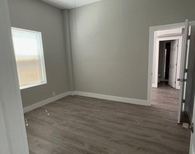 706 Harvey - Photo Thumbnail 1