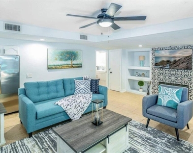 2917 Stetson Street - Photo Thumbnail 3