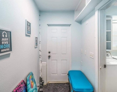 2917 Stetson Street - Photo Thumbnail 26