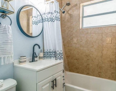 2917 Stetson Street - Photo Thumbnail 24
