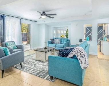 2917 Stetson Street - Photo Thumbnail 2