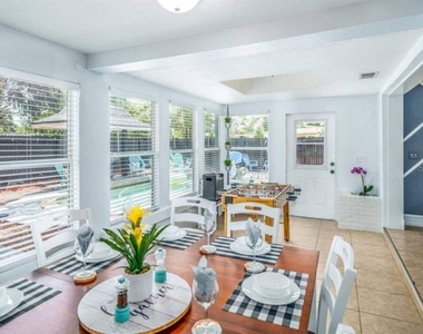 2917 Stetson Street - Photo Thumbnail 5