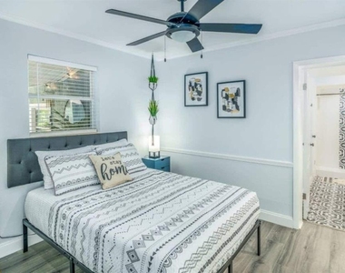 2917 Stetson Street - Photo Thumbnail 14