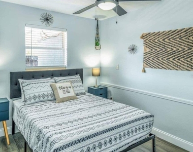 2917 Stetson Street - Photo Thumbnail 15