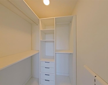 5587 Millenia Boulevard - Photo Thumbnail 6
