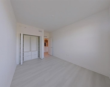 5587 Millenia Boulevard - Photo Thumbnail 8
