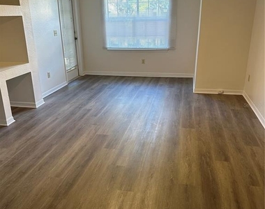 7250 Westpointe Boulevard - Photo Thumbnail 5