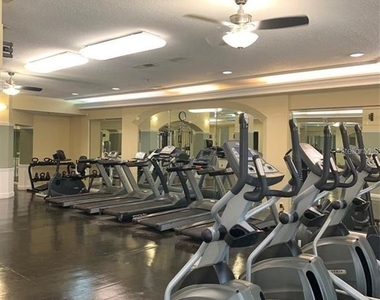 7250 Westpointe Boulevard - Photo Thumbnail 14