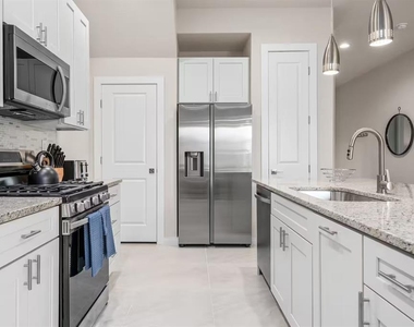 7568 Sunflower Circle - Photo Thumbnail 10