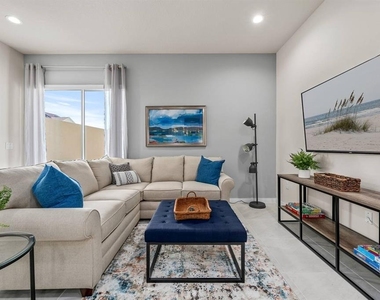 7568 Sunflower Circle - Photo Thumbnail 5