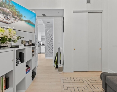 150 E Robinson Street - Photo Thumbnail 18