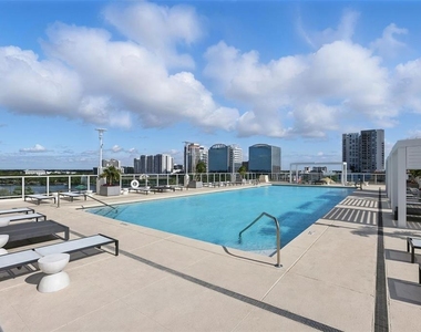 150 E Robinson Street - Photo Thumbnail 27