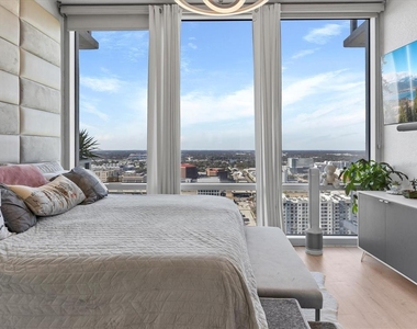 150 E Robinson Street - Photo Thumbnail 12