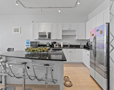 150 E Robinson Street - Photo Thumbnail 2