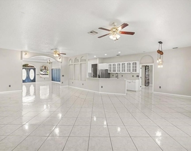 13848 Vista Del Lago Boulevard - Photo Thumbnail 6