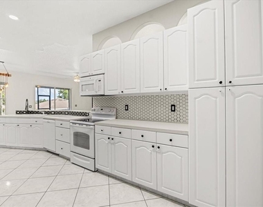 13848 Vista Del Lago Boulevard - Photo Thumbnail 8