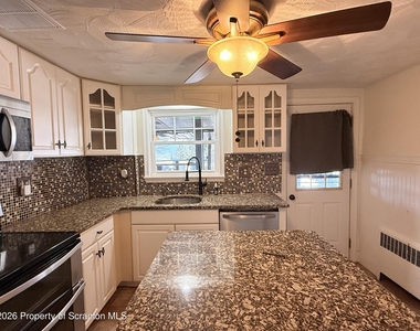 324 Crown Avenue - Photo Thumbnail 7