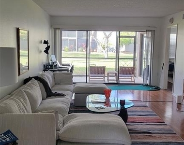 5647 Summer Side Lane - Photo Thumbnail 10