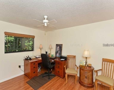 4841 Palm Aire Drive - Photo Thumbnail 12