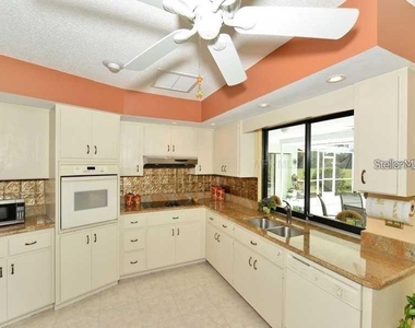 4841 Palm Aire Drive - Photo Thumbnail 6