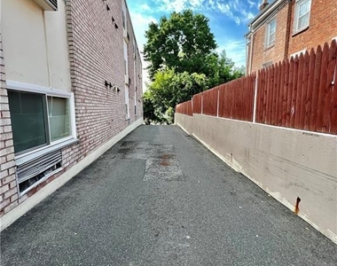 1428 North Avenue - Photo Thumbnail 5