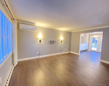 10 Fleetwood Drive - Photo Thumbnail 4