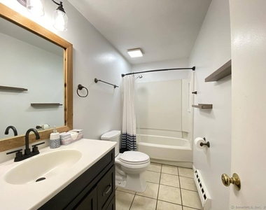 10 Fleetwood Drive - Photo Thumbnail 9