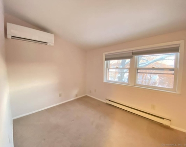 10 Fleetwood Drive - Photo Thumbnail 14