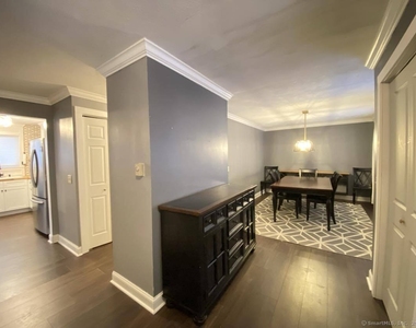 10 Fleetwood Drive - Photo Thumbnail 8