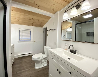 10 Fleetwood Drive - Photo Thumbnail 17