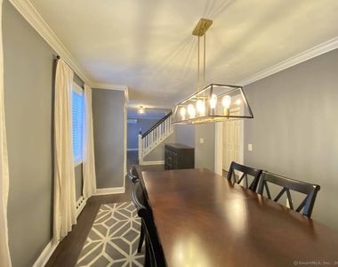 10 Fleetwood Drive - Photo Thumbnail 7